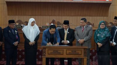 Rapat Paripurna DPRD Resmi Umumkan Yoppy-Rustam Sebagai Wako & Wawako Lubuklinggau